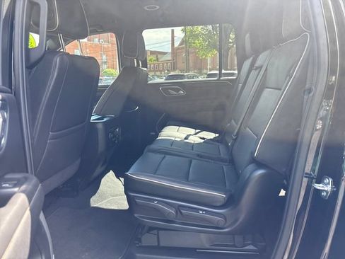 Used 2024 Chevrolet Suburban Premier AWD/4WD image 25