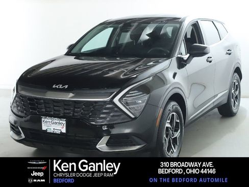 Used 2025 Kia Sportage LX AWD/4WD image 1