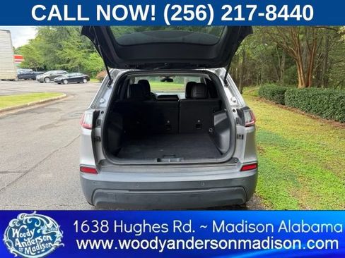 Used 2019 Jeep Cherokee Latitude Plus FWD image 5