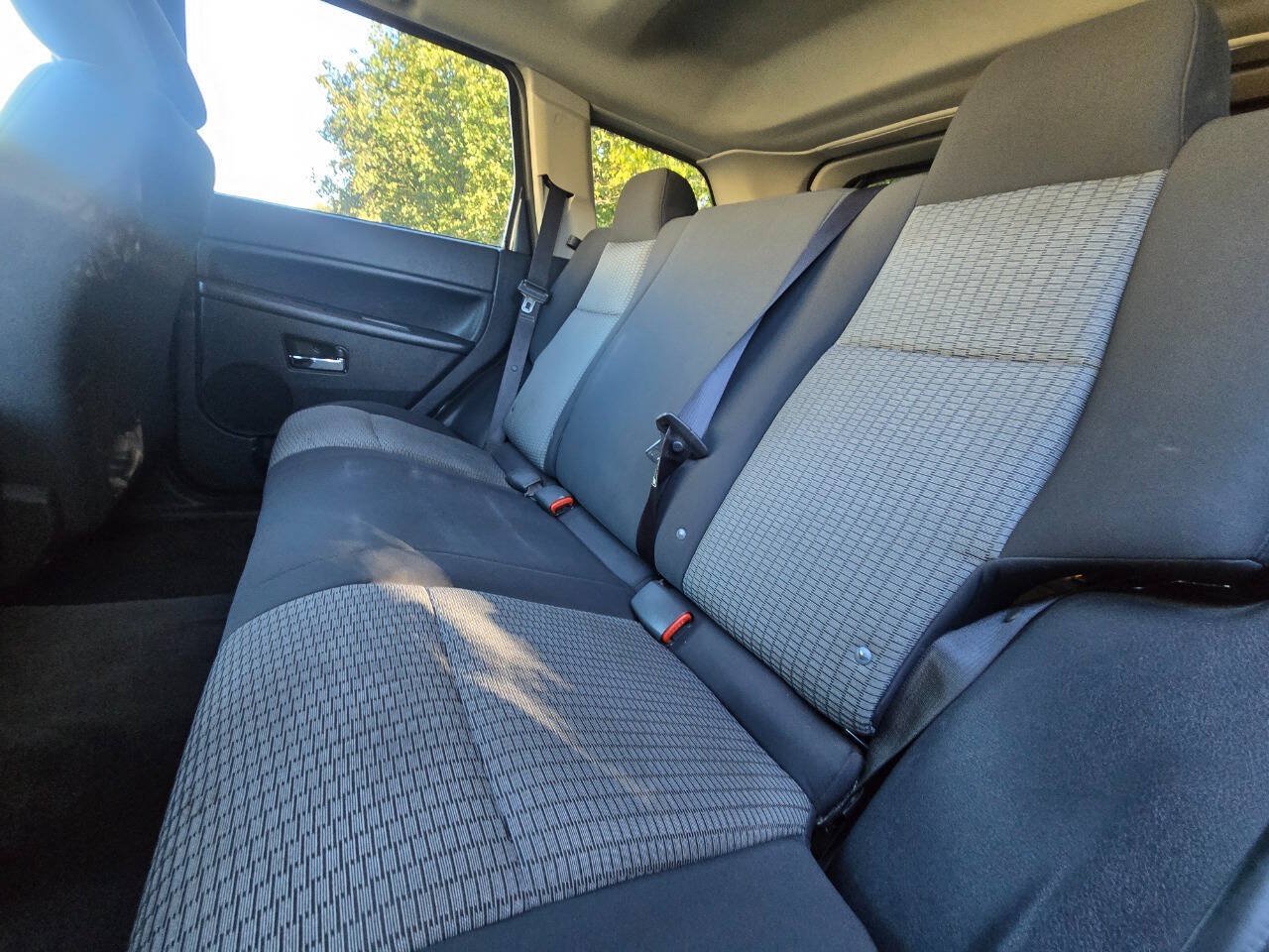 Used 2010 Jeep Grand Cherokee Laredo AWD/4WD image 33