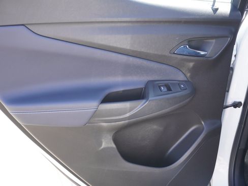 Used 2022 Chevrolet Bolt EUV Premier FWD image 12