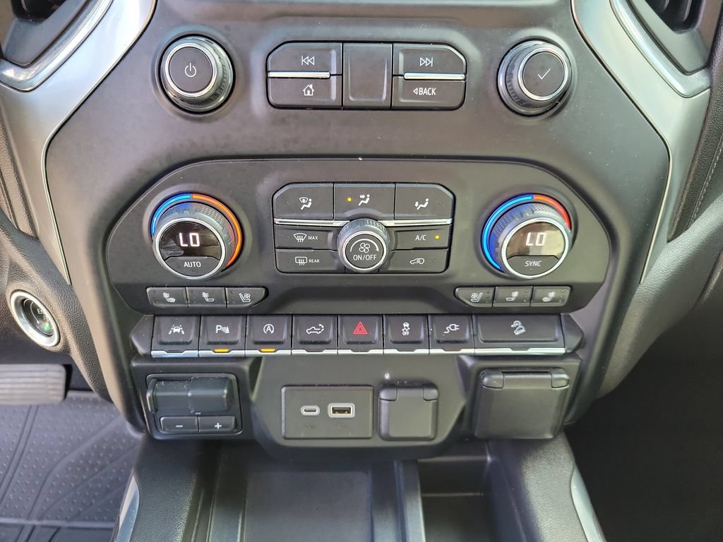 Used 2020 Chevrolet Silverado 1500 LTZ w/ LTZ Premium Package AWD/4WD image 32