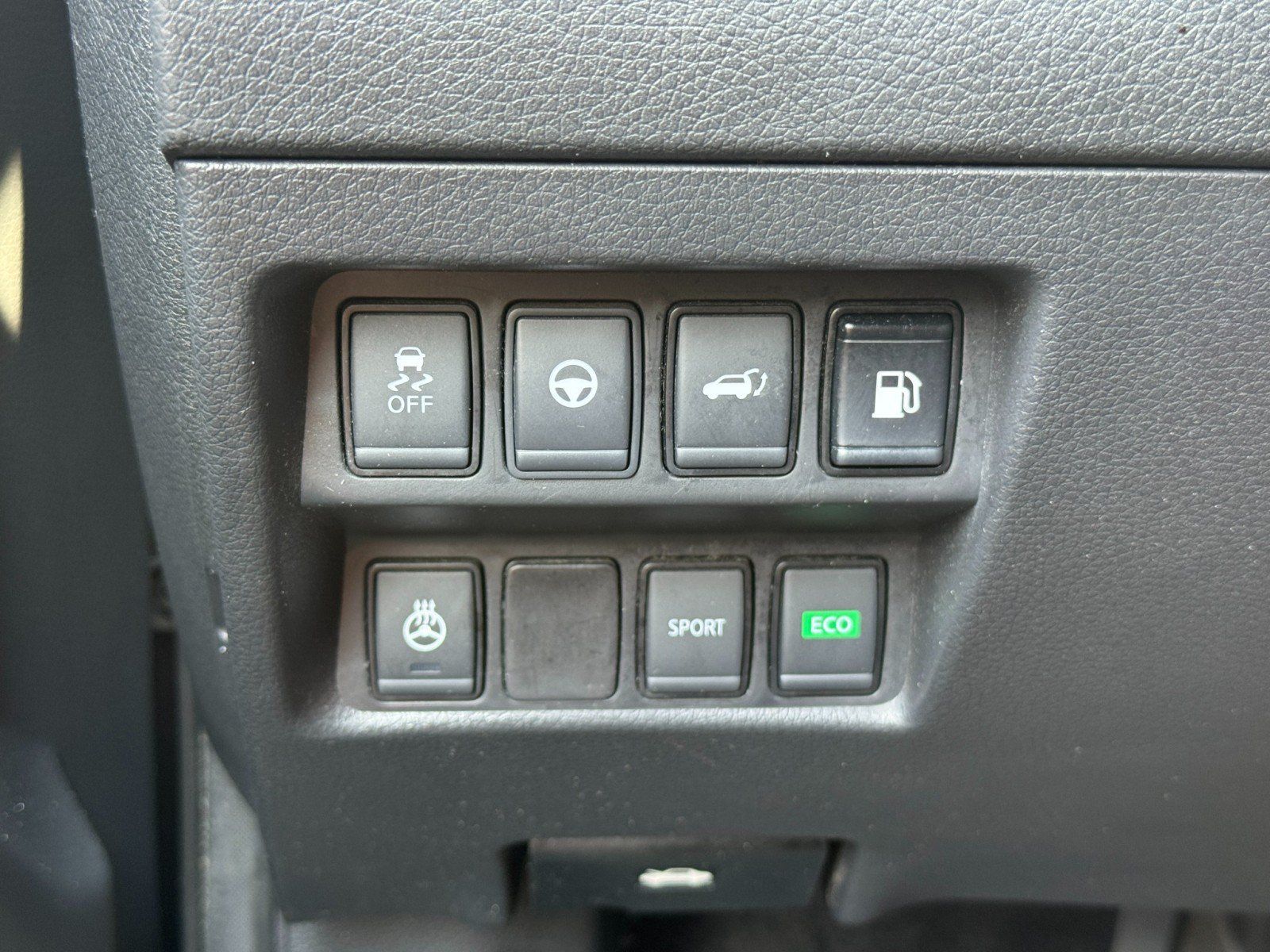 Used 2020 Nissan Rogue SL FWD image 17