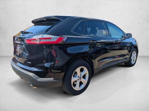 Used 2019 Ford Edge SE FWD image 4