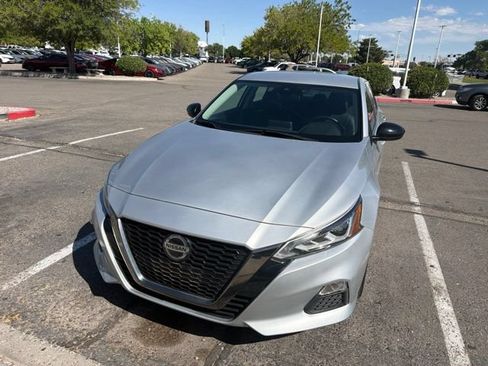 Used 2021 Nissan Altima 2.5 SR FWD image 5