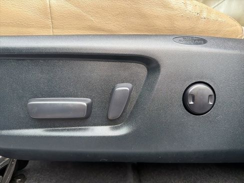 Used 2017 Toyota Tundra Limited image 33