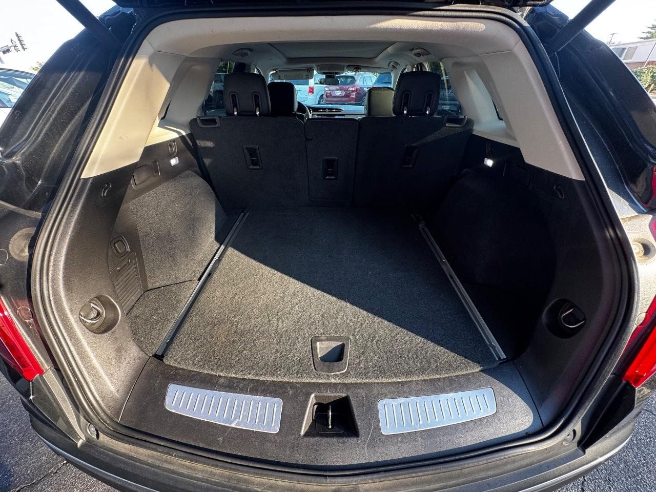 Used 2018 Cadillac XT5 Premium Luxury FWD image 13