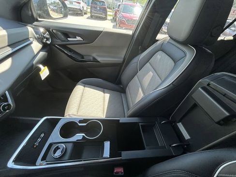 New 2026 Chevrolet Equinox LT w/ Convenience Package II FWD image 22