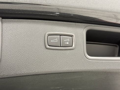 Certified 2025 Porsche Macan image 62