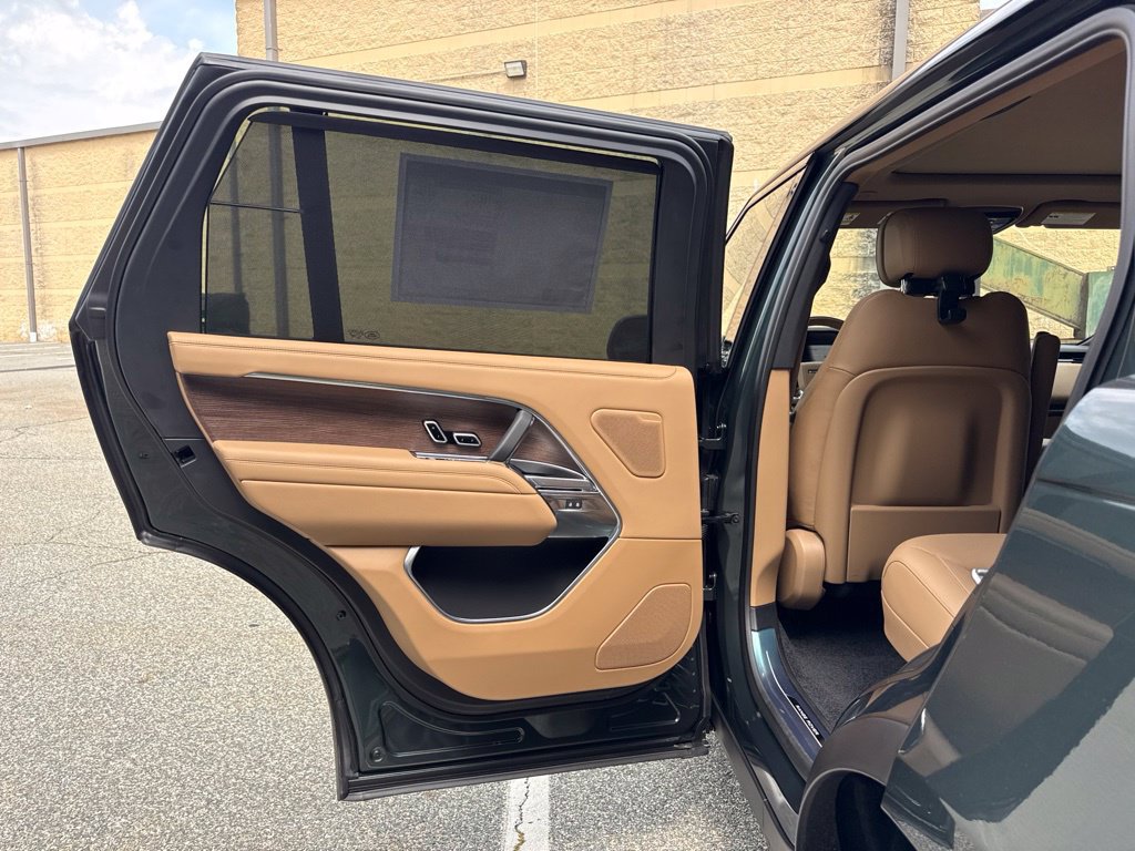 New 2027 Land Rover Range Rover Long Wheelbase SE AWD/4WD image 12