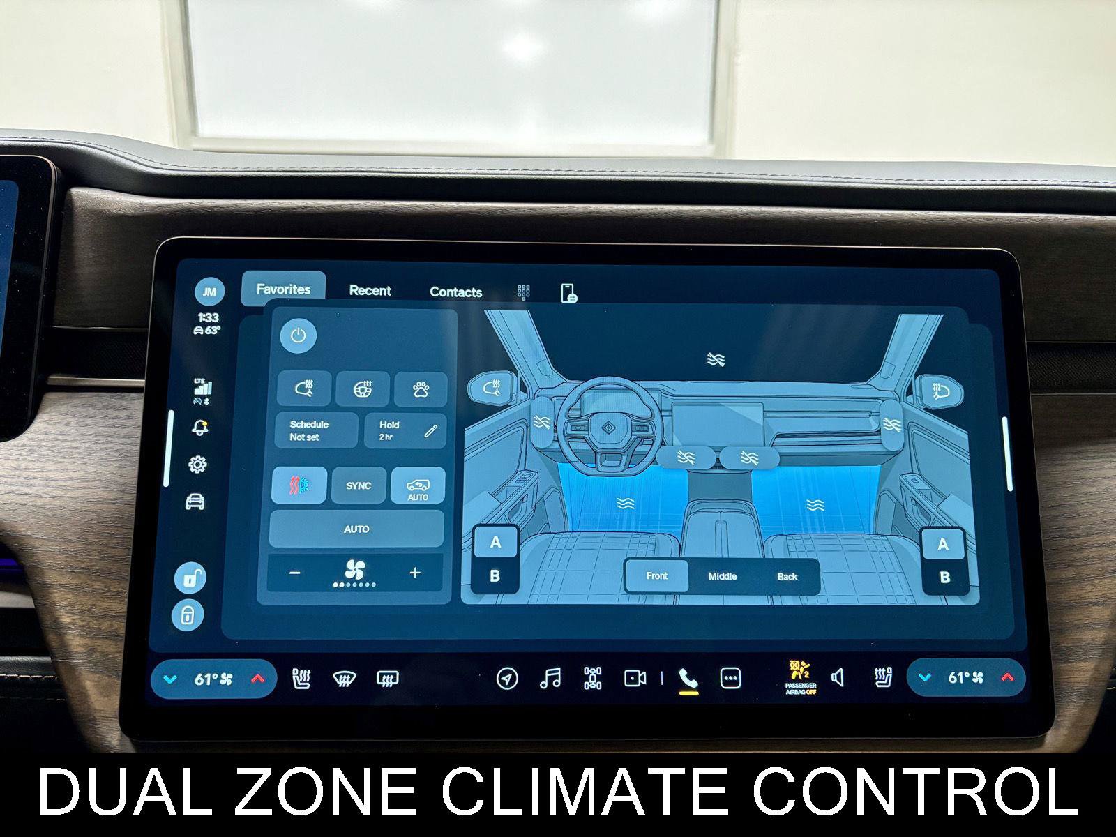 Used 2025 Rivian R1S Premium Dual AWD/4WD image 41