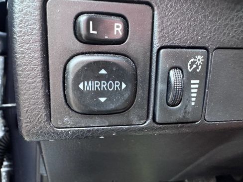 Used 2016 Toyota Corolla LE image 29