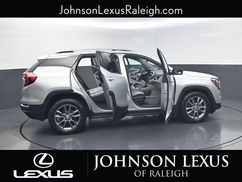 Used 2022 GMC Terrain SLT image 27