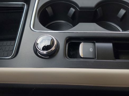 New 2026 Lincoln Corsair Premiere image 24