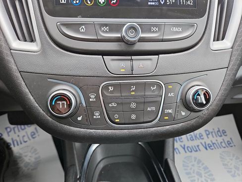 Used 2024 Chevrolet Malibu LT image 25