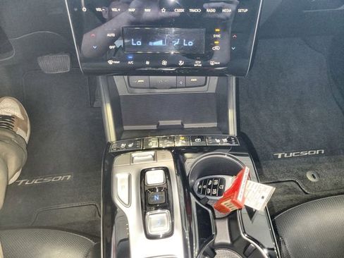Used 2024 Hyundai Tucson Limited FWD image 19