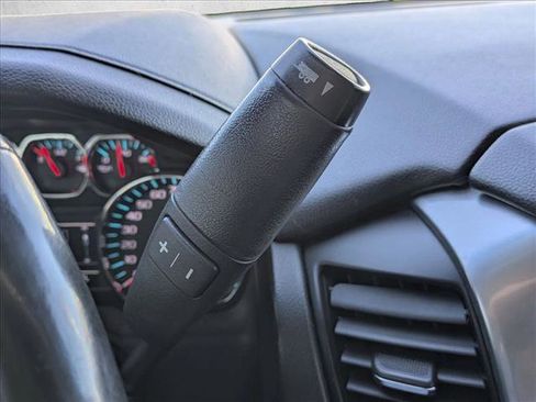 Used 2017 Chevrolet Suburban LT image 12