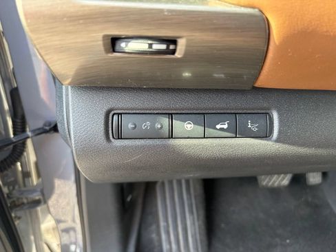 Used 2023 Nissan Pathfinder Platinum w/ Cargo Package AWD/4WD image 17