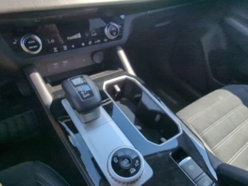 Used 2025 Mitsubishi Outlander SE AWD/4WD image 17