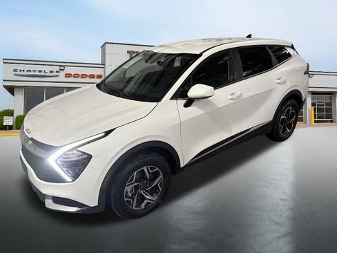 Used 2024 Kia Sportage LX image 11