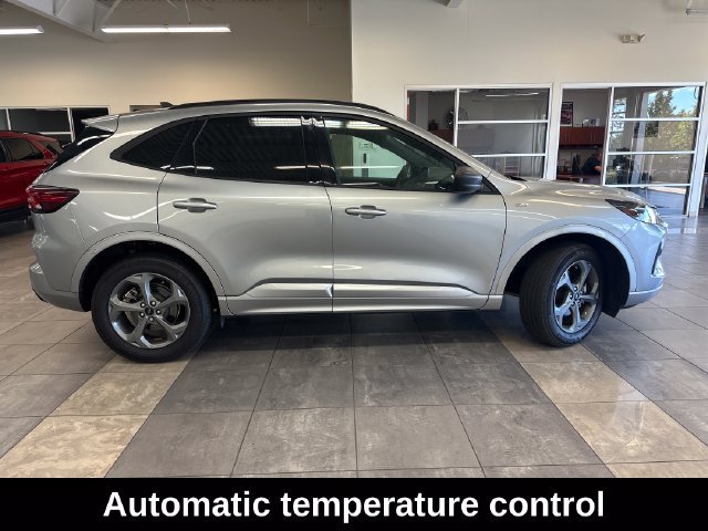Used 2024 Ford Escape ST-Line AWD/4WD image 8