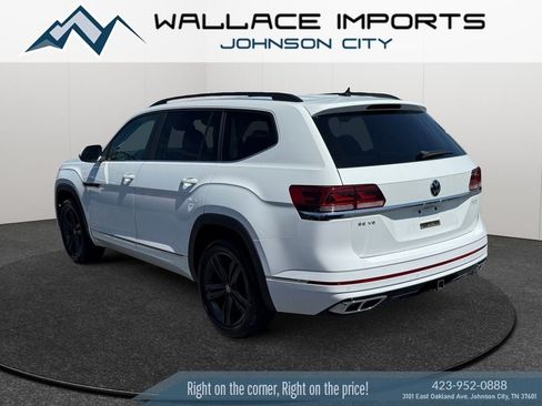 Used 2021 Volkswagen Atlas SE w/ Panoramic Sunroof Package FWD image 3