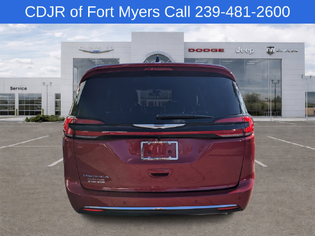 New 2026 Chrysler Pacifica Select FWD image 4