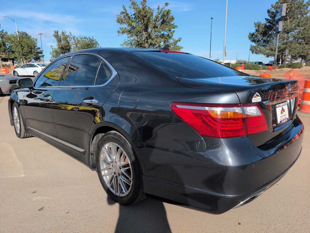 Used 2011 Lexus LS 460 AWD w/ Comfort Pkg image 5