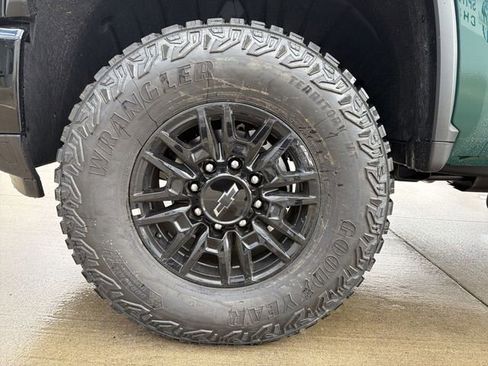 New 2026 Chevrolet Silverado 2500 ZR2 w/ LPO, Dark Essentials Package AWD/4WD image 11