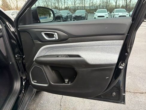 Used 2022 Jeep Compass Latitude w/ Sun and Sound Group image 27