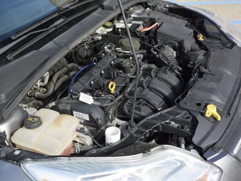 Used 2014 Ford Focus SE image 39