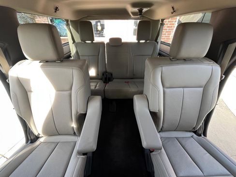 Used 2020 Ford Expedition Max XLT w/ Equipment Group 202A image 12