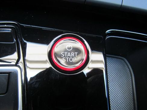 Used 2023 Audi e-tron GT Premium Plus image 45