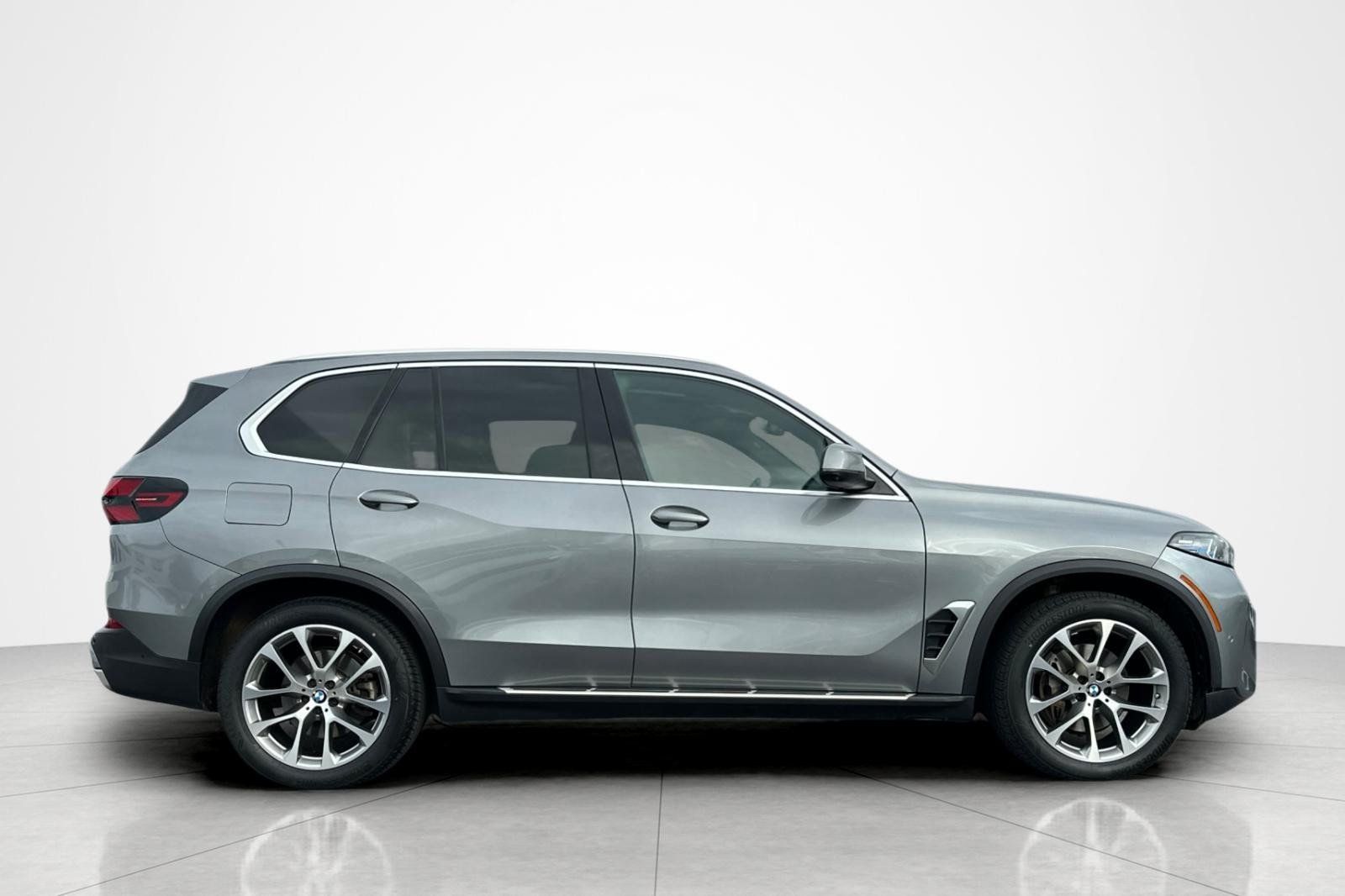 Used 2024 BMW X5 xDrive40i AWD/4WD image 6