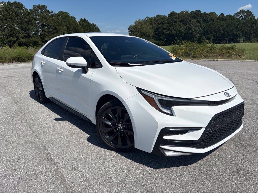 Certified 2024 Toyota Corolla SE FWD image 1