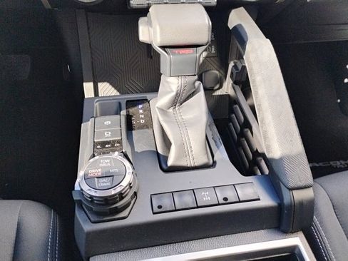 Used 2024 Toyota Tacoma TRD Off-Road image 23