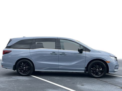 Used 2024 Honda Odyssey Sport image 32