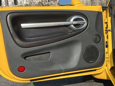 Used 2005 Chevrolet SSR w/ Preferred Equipment Group image 16