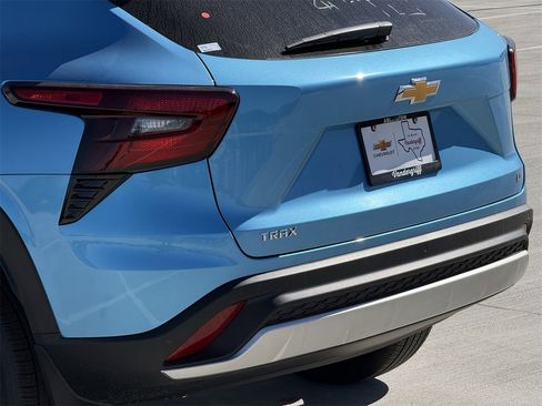 New 2026 Chevrolet Trax LT w/ Driver Confidence Package image 6