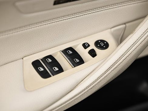 Used 2023 BMW 530i xDrive w/ Convenience Package image 17