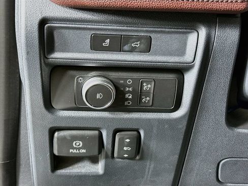 Used 2022 Ford Expedition Max Limited AWD/4WD image 10