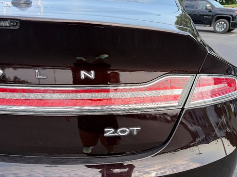 Used 2020 Lincoln MKZ FWD image 9