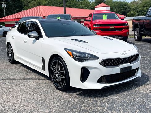 Used 2022 Kia Stinger GT2 RWD image 2
