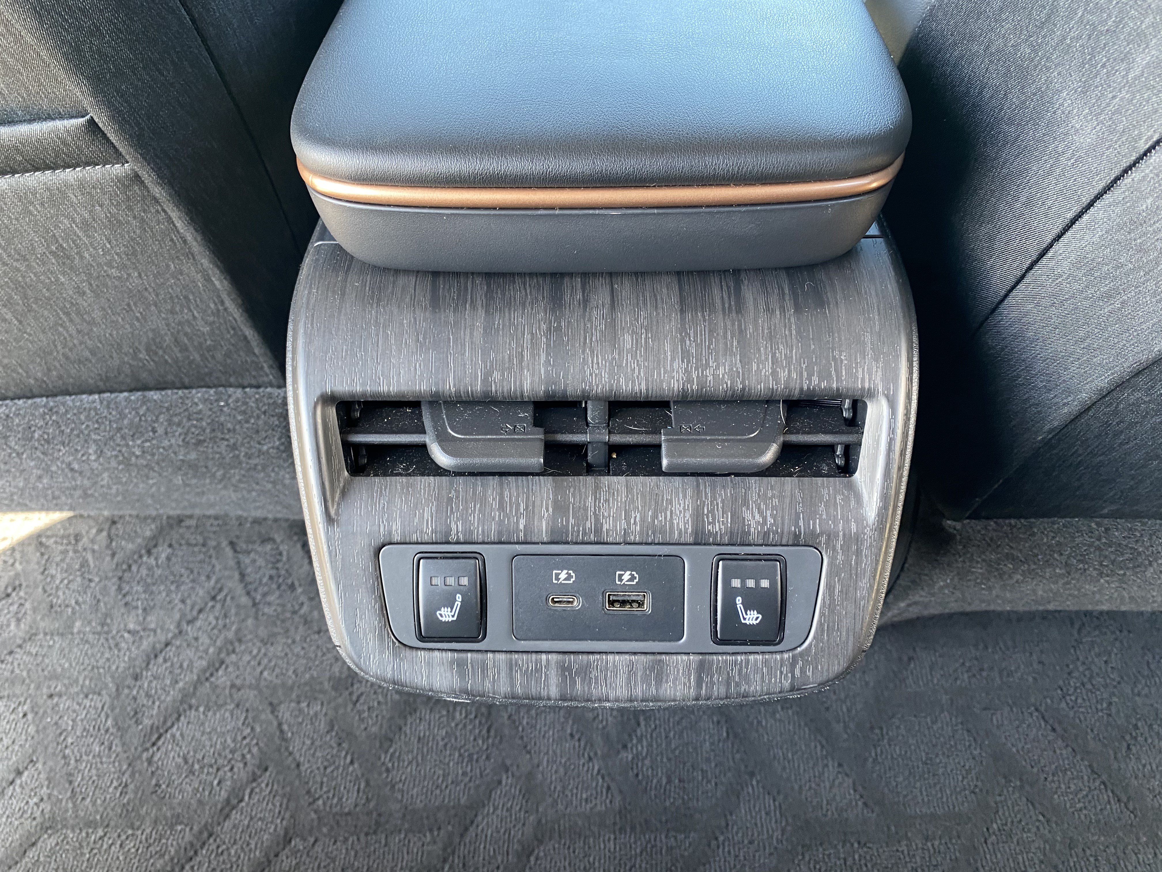 Used 2023 Nissan Ariya FWD image 20