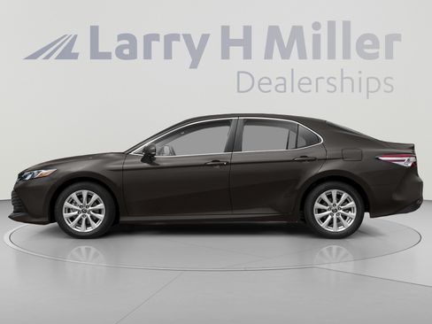 Used 2019 Toyota Camry SE w/ Audio Package FWD image 3