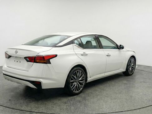 Used 2025 Nissan Altima 2.5 SV image 7