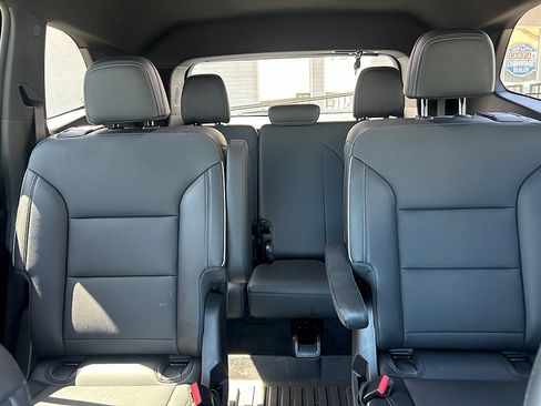 Used 2025 Buick Enclave Preferred FWD image 15