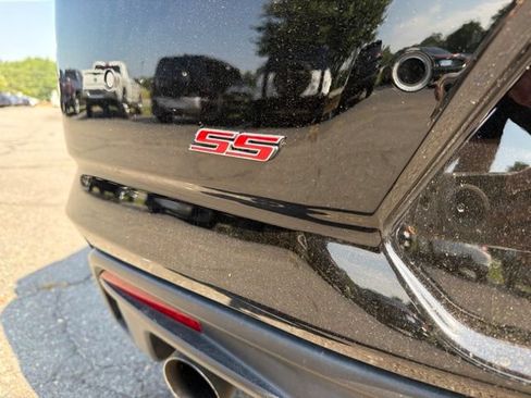Used 2020 Chevrolet Camaro SS RWD image 7