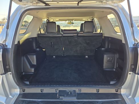 Used 2018 Toyota 4Runner SR5 Premium image 28