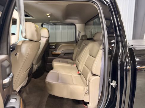 Used 2018 GMC Sierra 2500 SLT w/ Duramax Plus Package AWD/4WD image 5